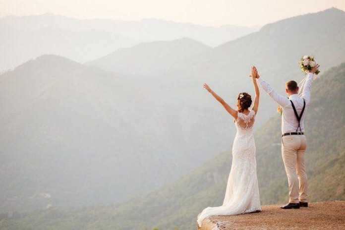 honeymoon couple on honeymoon