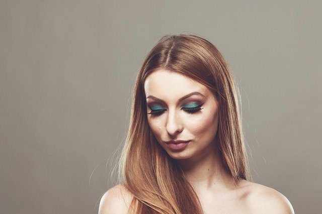 applying foundation
