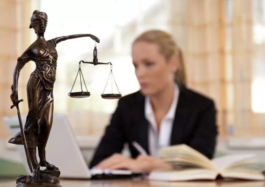 source a great lawyer