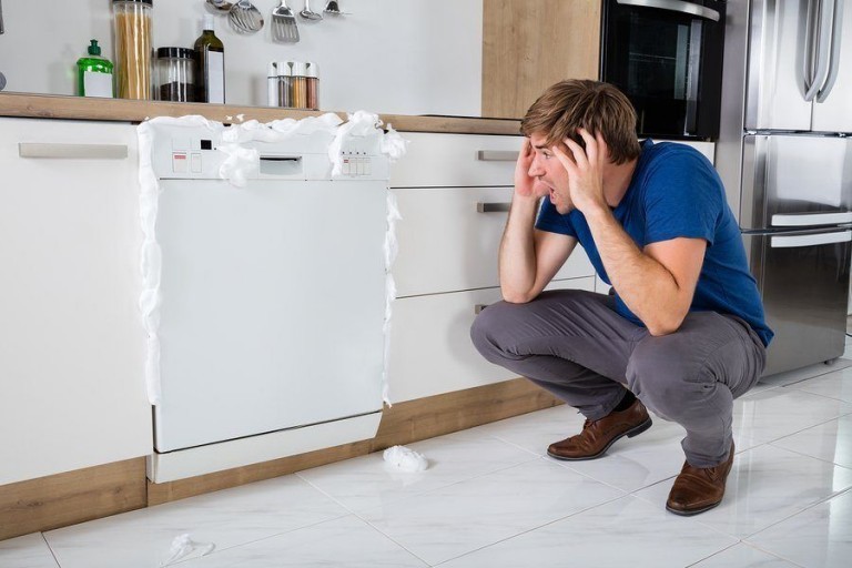 5 signs something is wrong with your dishwasher