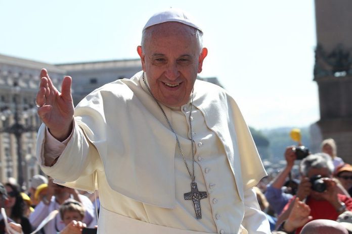 Pope Francis hosts talks in Myanmar during refugee crisis Pope Francis