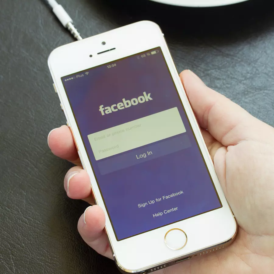 facebook changing newsfeed
