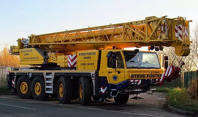 Solve your construction problems by hiring mobile cranes