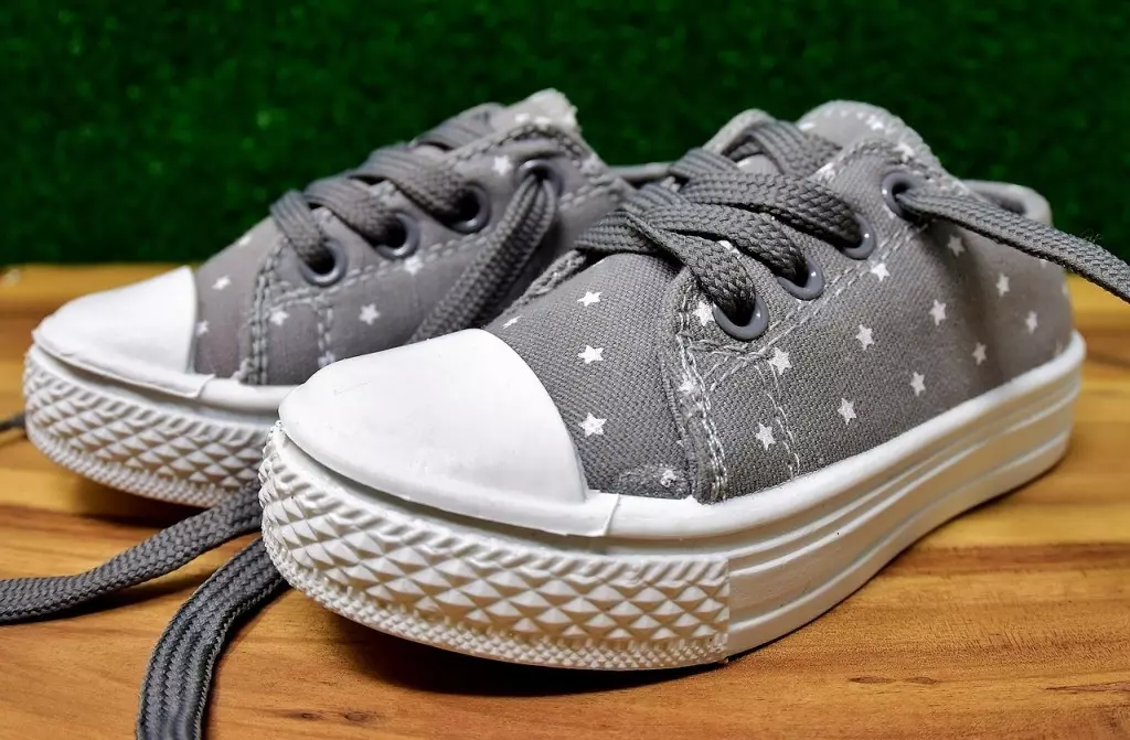 Essential Tips Choosing Childrens Shoes