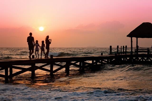 travelling family