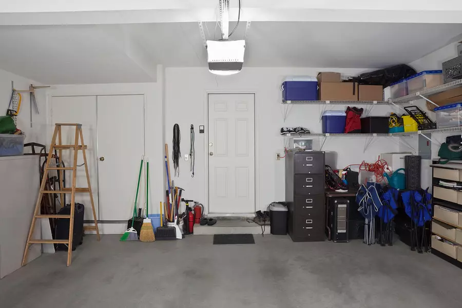 How to properly maintain and store electric water blasters
