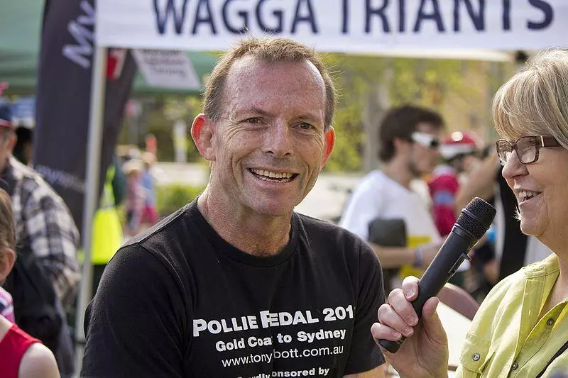 Tony Abbott wants Australia to leave Paris deal he formerly agreed to