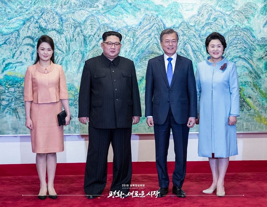 Kim Jong-un and Moon Jae-in meet for peace summit in Pyongyang