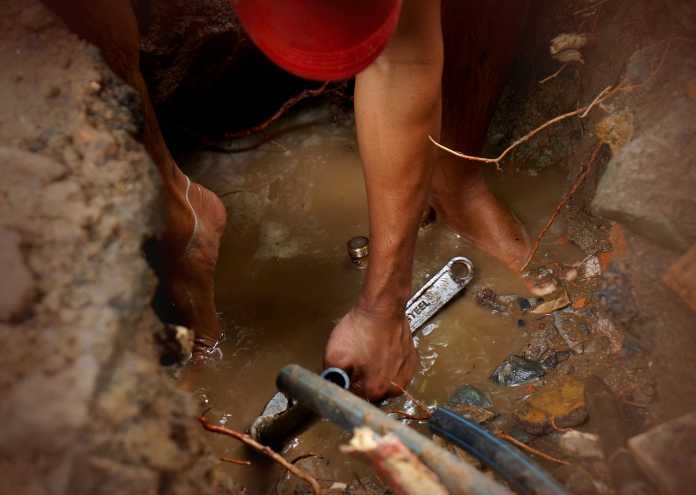 How to handle 7 common plumbing emergencies