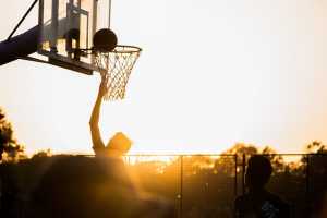 8 health benefits for kids from playing basketball
