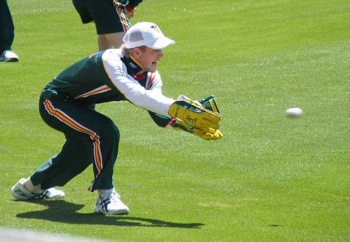 Khawaja heroics steer Australia to a draw in Dubai Khawaja heroics steer Australia to a draw in Dubai
