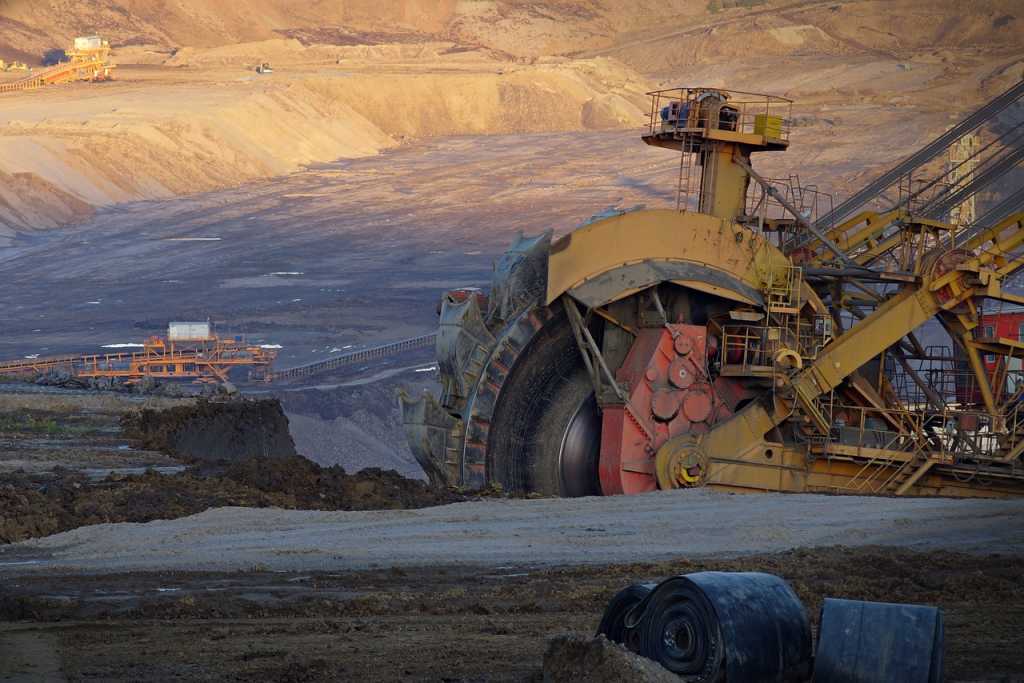 Federal Environment Minister rejects science on need to phase out coal