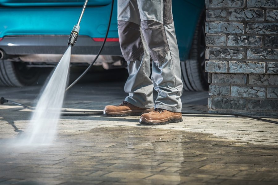 Pro tips and mistakes to avoid while sealing concrete driveways