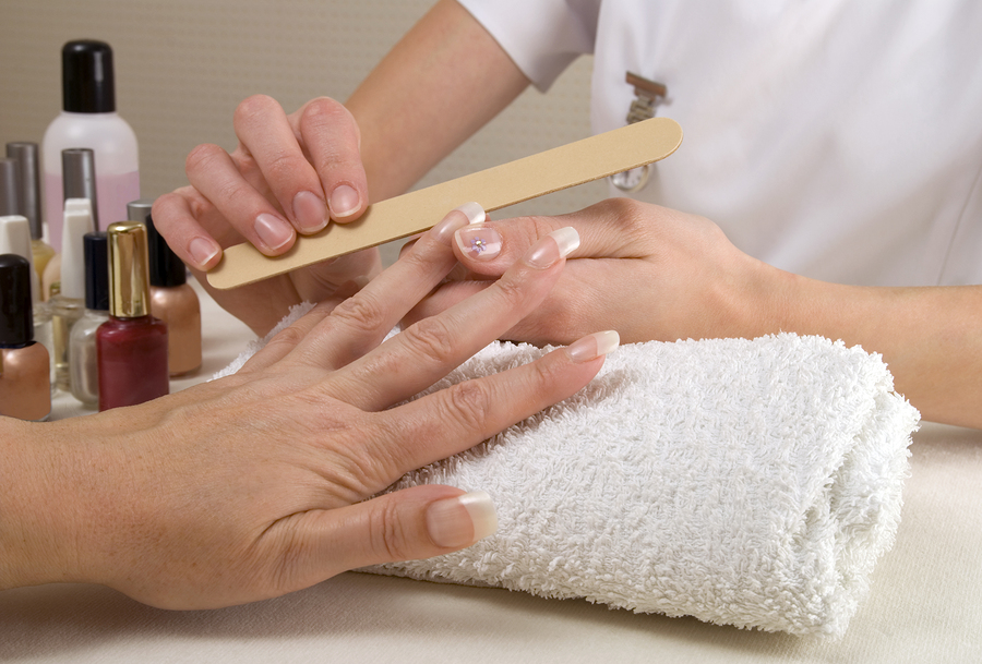 A comprehensive guide on nail salon etiquette