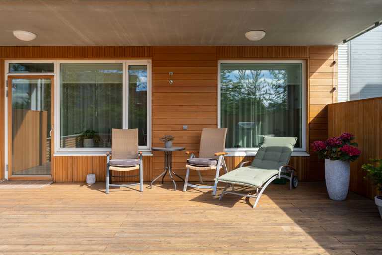 6 ways on how to make your timber deck last long