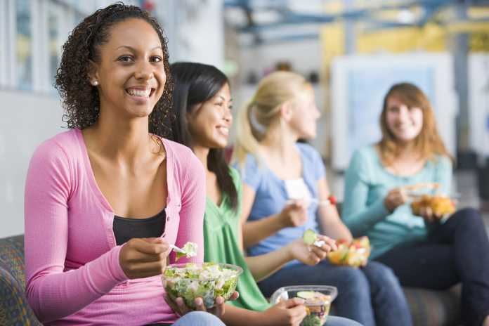 How to eat on a budget in college How to eat on a budget in college