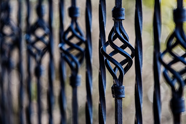 Metal gates