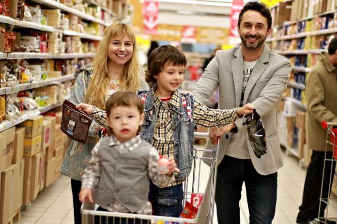 How online flyers can save you a lot of money when shopping How online flyers can save you a lot of money when shopping