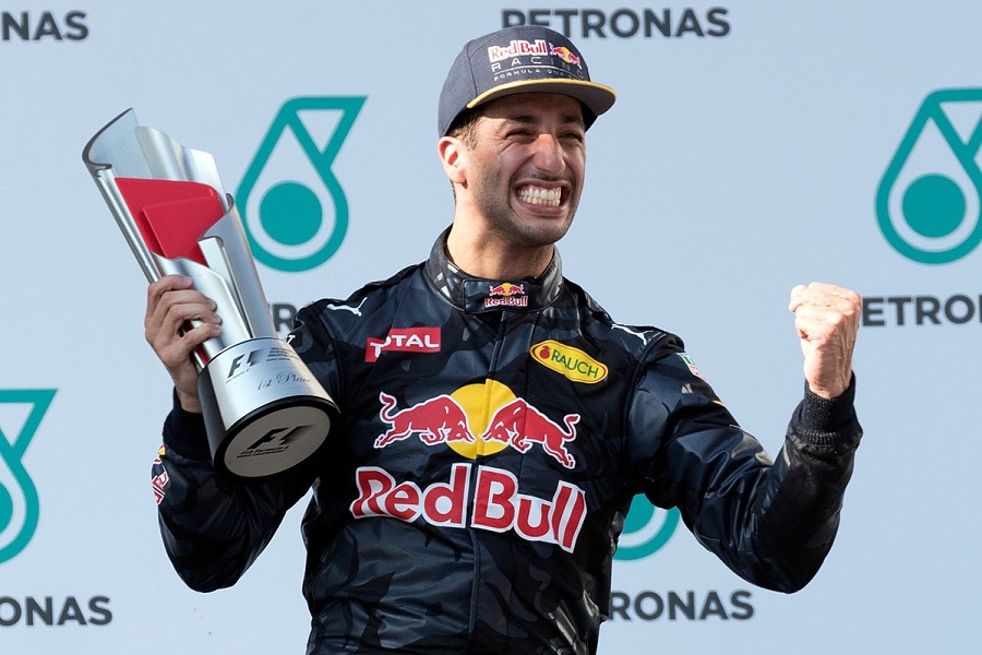 Daniel Ricciardo’s luckless run continues at Renault