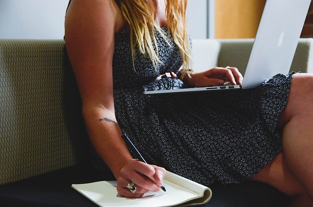 Le travail d'assistant virtuel rapporte de l'argent en ligne 