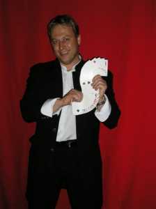 Simon Skinner - Aces Magic Entertainment