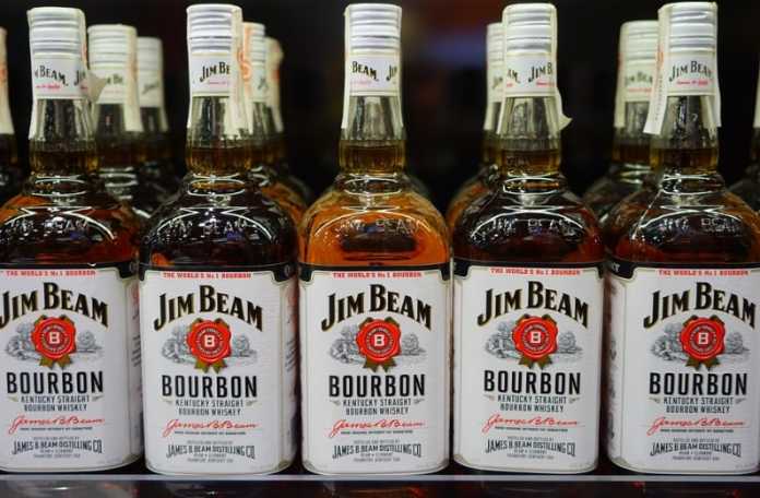 Jim Beam’s Kentucky warehouse and 45,000 barrels of bourbon engulfed by flames Jim Beam’s Kentucky warehouse and 45,000 barrels of bourbon engulfed by flames