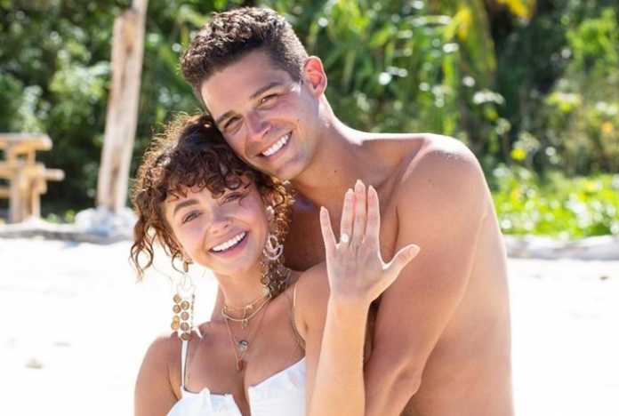 Wells Adams on proposal to Sarah Hyland: “there's so much stress” Wells Adams on proposal to Sarah Hyland: “there's so much stress”