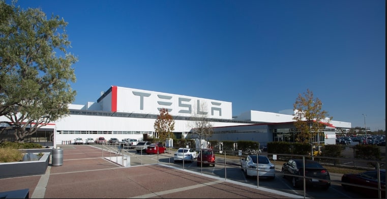 Tesla drops lawsuit against company short-seller after court asks to turn over evidence