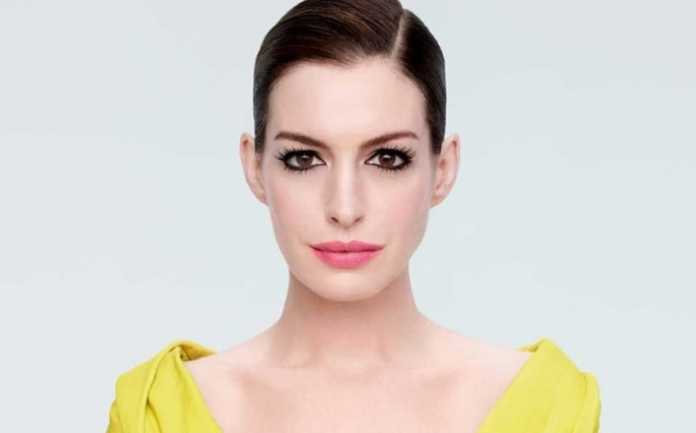 Anne Hathaway on being asked to weigh 20 more pounds for a role Anne Hathaway on being asked to weigh 20 more pounds for a role