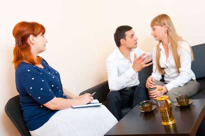 Best Marriage Counselling in Newcastle Young married couple consulting a marriage counsellor.
