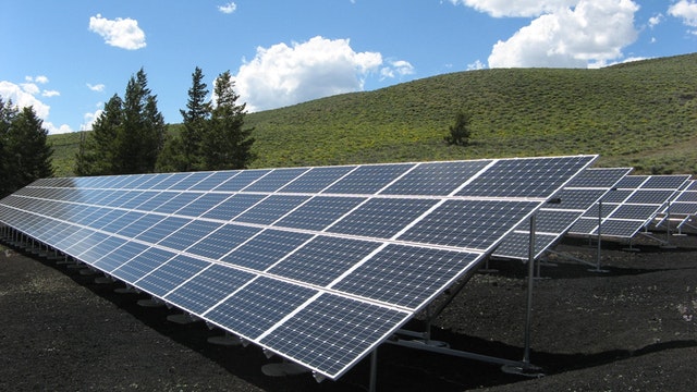 How to find wholesale solar energy supplies