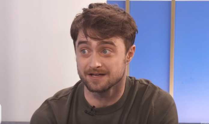 Daniel Radcliffe talks balancing violence and comedy in “Guns Akimbo” Daniel Radcliffe talks balancing violence and comedy in “Guns Akimbo”