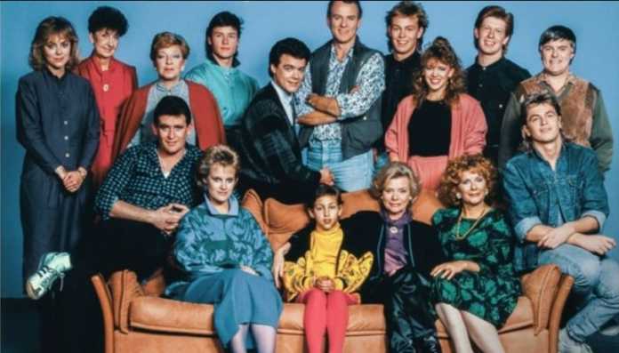Reg Watson: creator of Aussie soap opera “Neighbours” dies at 93 Reg Watson: creator of Aussie soap opera “Neighbours” dies at 93