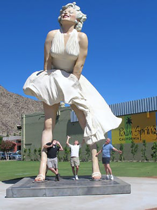 Marilyn Monroe statue