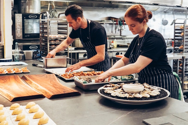 The best team building activities for foodies catering