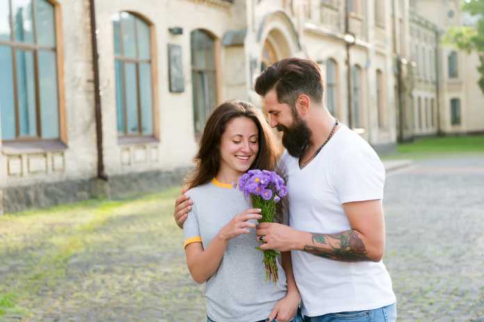 Pick these most reliable flowers for valentines that convey the right message. Pick these most reliable flowers for valentines that convey the right message.