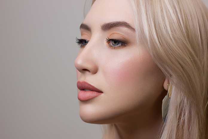 Natural ways to maintain youthful and glowing skin Natural ways to maintain youthful and glowing skin