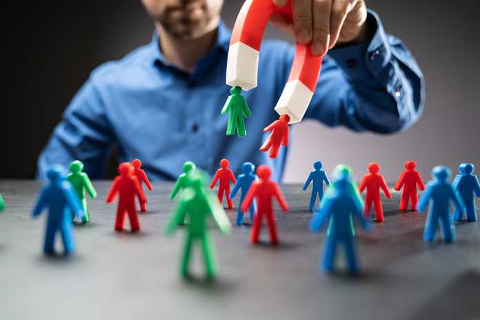 How to generate the right leads with the help of social media marketing How to generate the right leads with the help of social media marketing