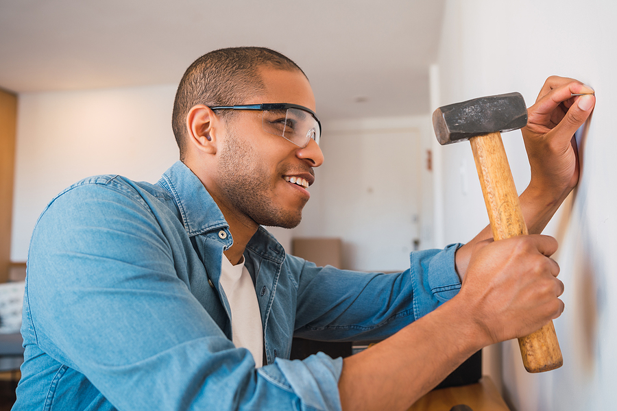 Simple home improvements you can do alone to stage your home