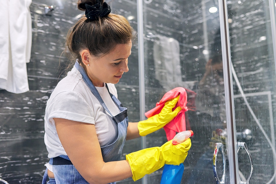 What are the advantages of vacate cleaning