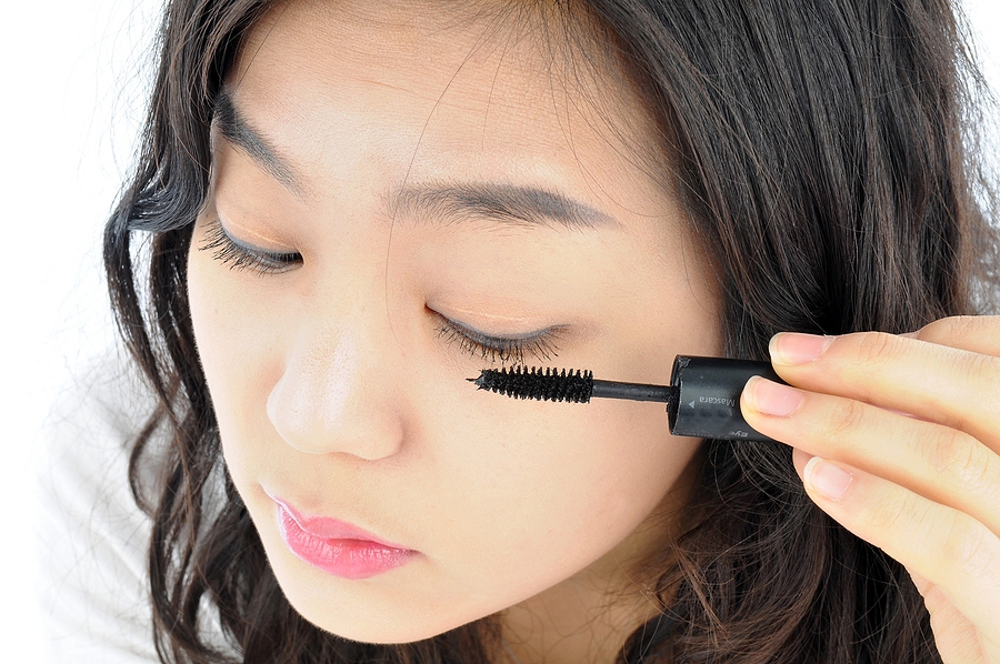 Vegan mascara is suitable for sensitive eyes