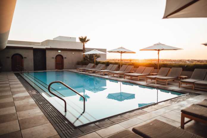 How long does it take to build a fibreglass pool How long does it take to build a fibreglass pool