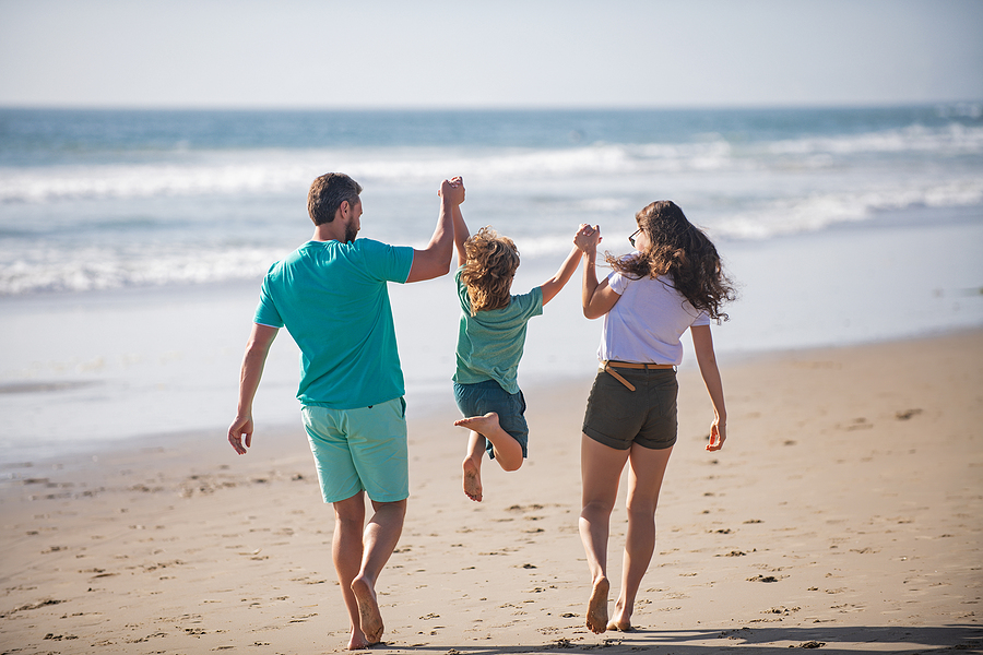 ways to keep your family healthy this summer