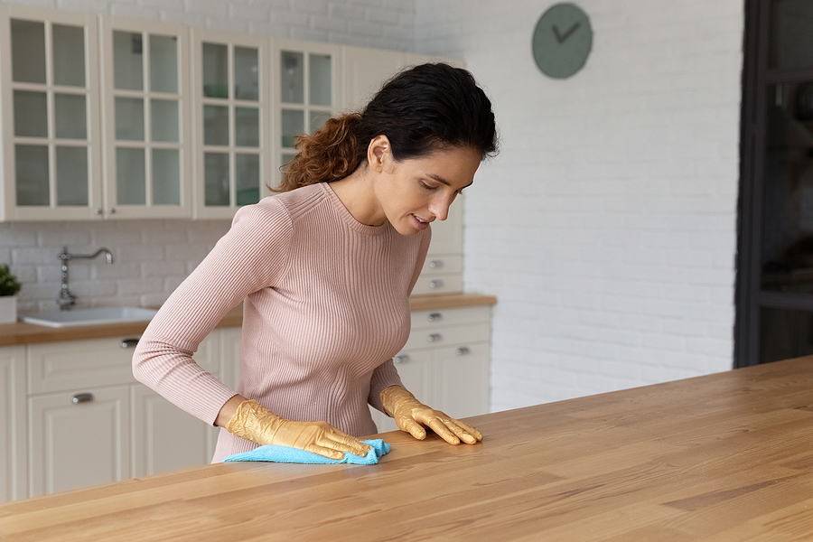 Refresh your furniture pieces with wood polisher